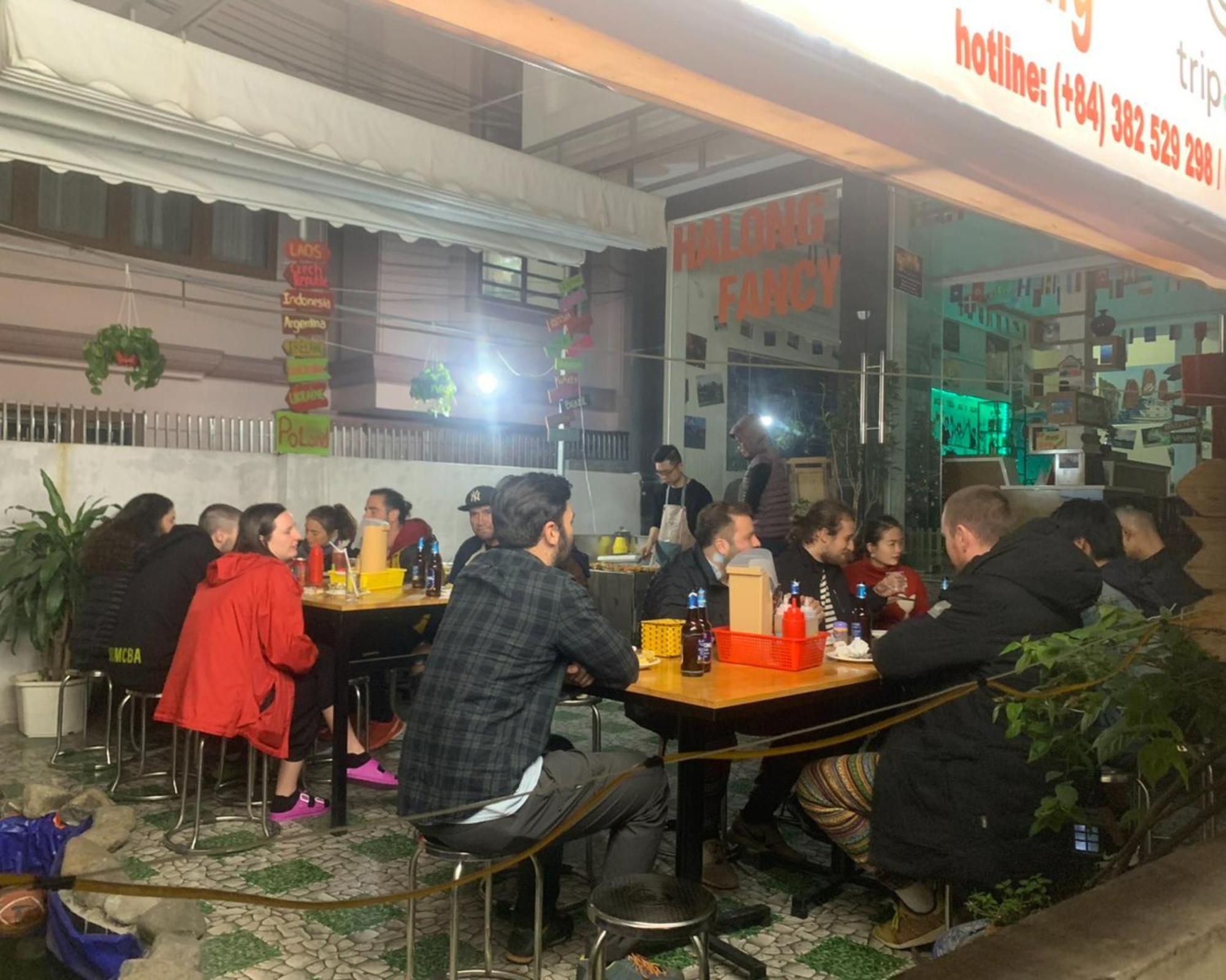 Ha Long Fancy Hostel With Vegetarian And Vegan Restaurant Extérieur photo